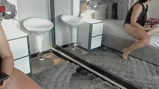 Snapshot of ElenaWatsonn chatting on March 19, 2026, 8:31 pm ElenaWatsonn online show from March 19, 2026, 8:31 pm