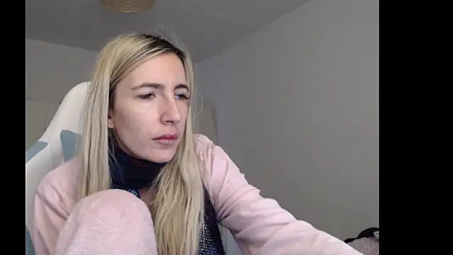 Snapshot of BarbieBlondieGirl chatting on February 21, 2026, 4:09 pm BarbieBlondieGirl online show from February 21, 2026, 4:09 pm