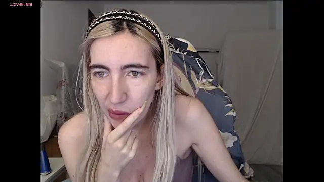 Snapshot of BarbieBlondieGirl chatting on May 18, 2026, 2:11 pm BarbieBlondieGirl online show from May 18, 2026, 2:11 pm
