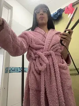 Snapshot of ValentinaEvanz chatting on January 6, 2026, 5:50 pm ValentinaEvanz online show from January 6, 2026, 5:50 pm