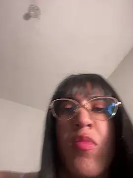 Snapshot of ValentinaEvanz chatting on May 25, 2026, 11:14 pm ValentinaEvanz online show from May 25, 2026, 11:14 pm