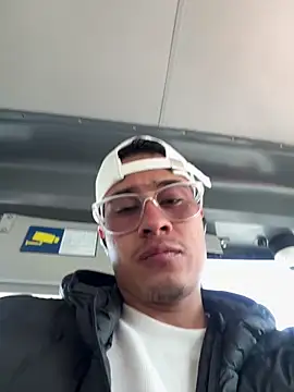 Snapshot of Latin_Paisa_Boy chatting on March 4, 2026, 2:36 pm Latin Paisa Boy online show from March 4, 2026, 2:36 pm