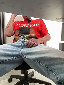 Snapshot of Latin_Paisa_Boy chatting on April 12, 2026, 8:23 pm Latin Paisa Boy online show from April 12, 2026, 8:23 pm