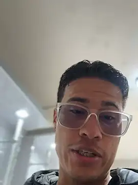 Snapshot of Latin_Paisa_Boy chatting on March 25, 2026, 9:03 pm Latin Paisa Boy online show from March 25, 2026, 9:03 pm