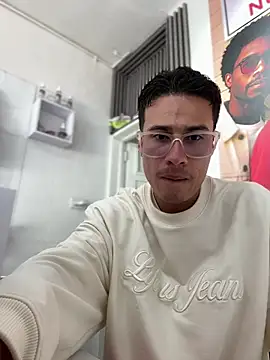 Snapshot of Latin_Paisa_Boy chatting on March 13, 2026, 8:36 pm Latin Paisa Boy online show from March 13, 2026, 8:36 pm