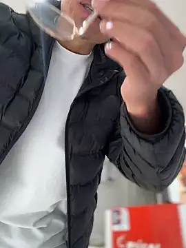 Snapshot of Latin_Paisa_Boy chatting on March 17, 2026, 4:43 pm Latin Paisa Boy online show from March 17, 2026, 4:43 pm