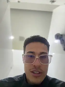 Snapshot of Latin_Paisa_Boy chatting on April 18, 2026, 7:58 pm Latin Paisa Boy online show from April 18, 2026, 7:58 pm
