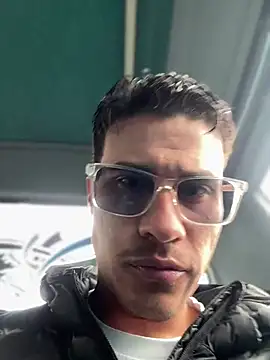 Snapshot of Latin_Paisa_Boy chatting on April 15, 2026, 5:17 pm Latin Paisa Boy online show from April 15, 2026, 5:17 pm