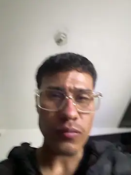 Snapshot of Latin_Paisa_Boy chatting on April 8, 2026, 4:03 am Latin Paisa Boy online show from April 8, 2026, 4:03 am