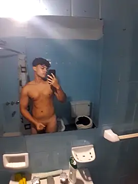 Snapshot of Carlosszz123 chatting on February 27, 2026, 10:31 pm Carlosszz123 online show from February 27, 2026, 10:31 pm