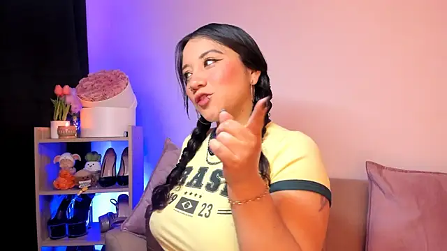 Snapshot of rose_xdd chatting on April 1, 2026, 12:35 am rose xdd online show from April 1, 2026, 12:35 am