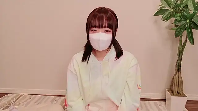 Mia--meow-- online show from January 13, 2026, 5:17 pm