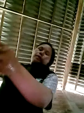 DIANAKUTE online show from April 12, 2026, 2:37 am