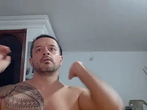 gonzzohunterr online show from May 28, 2026, 1:02 am