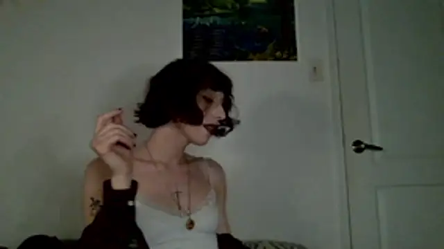 Snapshot of sweetharvey chatting on April 15, 2026, 2:06 am sweetharvey online show from April 15, 2026, 2:06 am