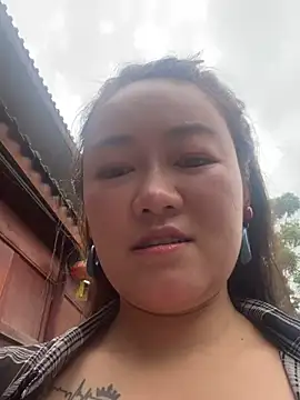 Molly-xiao online show from May 26, 2026, 8:34 am