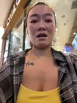 Molly-xiao online show from May 29, 2026, 9:04 am