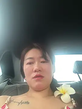 Molly-xiao online show from May 25, 2026, 4:01 am