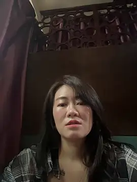 Molly-xiao online show from May 27, 2026, 8:00 am