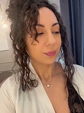 curly jade online show from March 1, 2026, 10:48 am