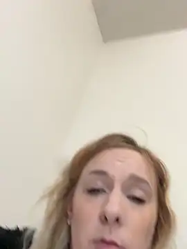 Trippyyb28 online show from February 26, 2026, 1:05 am