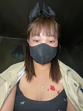 Snapshot of Wendy-2 chatting on February 5, 2026, 3:52 pm Wendy-2 online show from February 5, 2026, 3:52 pm