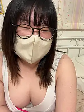 Mikami 00122 online show from May 3, 2026, 4:32 pm