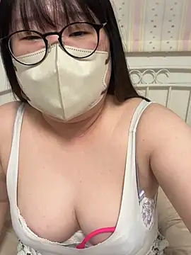 Mikami 00122 online show from May 17, 2026, 1:11 pm