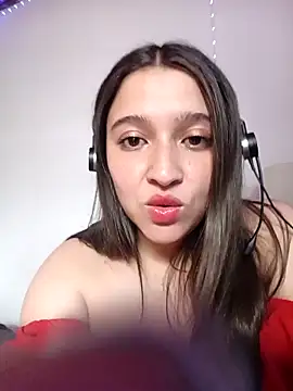 Snapshot of Laia__Evanss chatting on April 8, 2026, 4:30 pm Laia Evanss online show from April 8, 2026, 4:30 pm