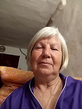 Snapshot of KlaudiaDarling chatting on April 9, 2026, 10:27 pm KlaudiaDarling online show from April 9, 2026, 10:27 pm