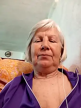 Snapshot of KlaudiaDarling chatting on April 17, 2026, 10:07 am KlaudiaDarling online show from April 17, 2026, 10:07 am