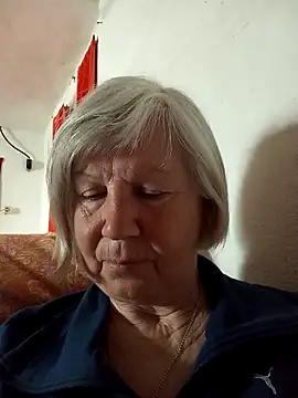 Snapshot of KlaudiaDarling chatting on April 6, 2026, 2:18 pm KlaudiaDarling online show from April 6, 2026, 2:18 pm