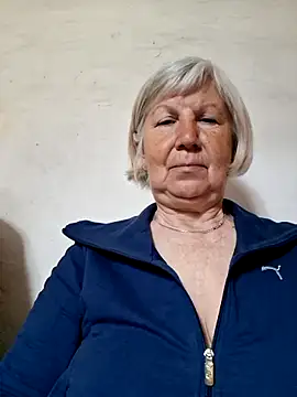 Snapshot of KlaudiaDarling chatting on April 27, 2026, 8:23 am KlaudiaDarling online show from April 27, 2026, 8:23 am