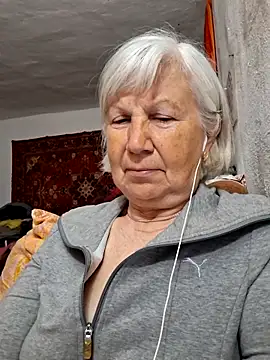 Snapshot of KlaudiaDarling chatting on May 10, 2026, 7:16 pm KlaudiaDarling online show from May 10, 2026, 7:16 pm