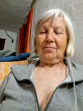 Snapshot of KlaudiaDarling chatting on May 17, 2026, 6:30 pm KlaudiaDarling online show from May 17, 2026, 6:30 pm