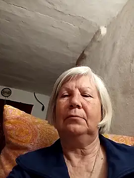 Snapshot of KlaudiaDarling chatting on April 15, 2026, 8:53 pm KlaudiaDarling online show from April 15, 2026, 8:53 pm