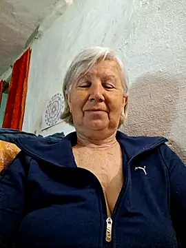 Snapshot of KlaudiaDarling chatting on May 18, 2026, 5:23 am KlaudiaDarling online show from May 18, 2026, 5:23 am