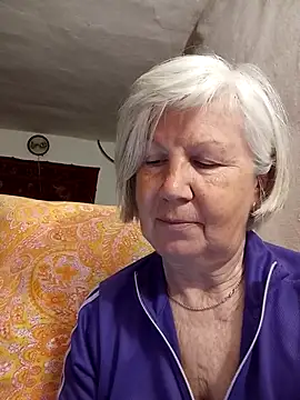 Snapshot of KlaudiaDarling chatting on April 5, 2026, 5:30 pm KlaudiaDarling online show from April 5, 2026, 5:30 pm