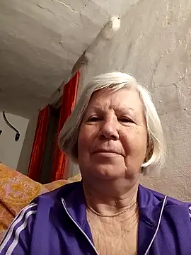Snapshot of KlaudiaDarling chatting on April 3, 2026, 11:22 pm KlaudiaDarling online show from April 3, 2026, 11:22 pm