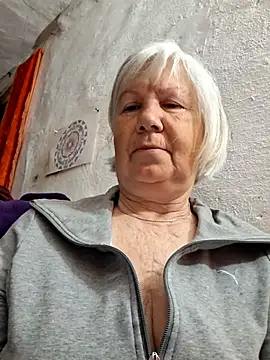 Snapshot of KlaudiaDarling chatting on May 8, 2026, 10:46 pm KlaudiaDarling online show from May 8, 2026, 10:46 pm