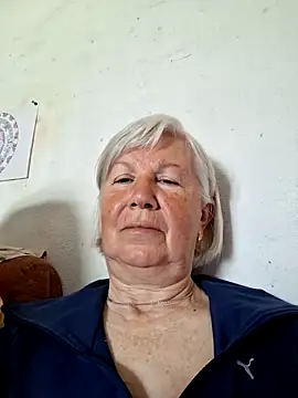 Snapshot of KlaudiaDarling chatting on May 4, 2026, 8:06 am KlaudiaDarling online show from May 4, 2026, 8:06 am