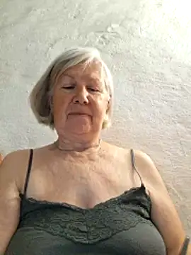 Snapshot of KlaudiaDarling chatting on May 25, 2026, 3:22 pm KlaudiaDarling online show from May 25, 2026, 3:22 pm