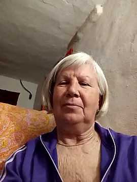 Snapshot of KlaudiaDarling chatting on April 10, 2026, 7:43 pm KlaudiaDarling online show from April 10, 2026, 7:43 pm