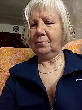 Snapshot of KlaudiaDarling chatting on April 4, 2026, 7:31 pm KlaudiaDarling online show from April 4, 2026, 7:31 pm
