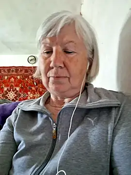 Snapshot of KlaudiaDarling chatting on May 8, 2026, 10:19 am KlaudiaDarling online show from May 8, 2026, 10:19 am