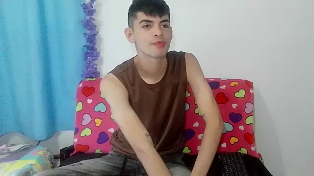 Snapshot of nico22love chatting on February 11, 2026, 1:00 pm nico22love online show from February 11, 2026, 1:00 pm