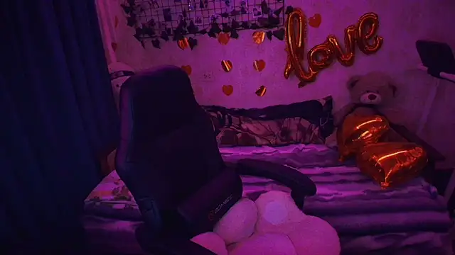 AlisiaRose online show from March 28, 2026, 8:21 pm