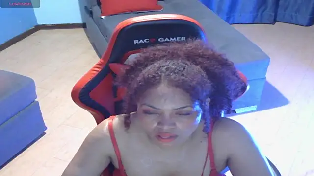 Snapshot of ValenttinaSex1 chatting on January 12, 2026, 4:52 am ValenttinaSex1 online show from January 12, 2026, 4:52 am