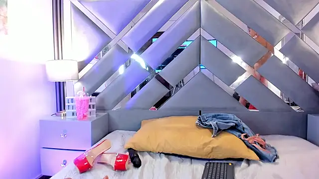 Snapshot of melody__sweet_ chatting on March 21, 2026, 8:15 am melody sweet online show from March 21, 2026, 8:15 am