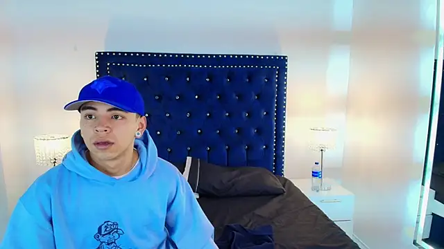 Jaden and sofia online show from April 19, 2026, 3:18 am